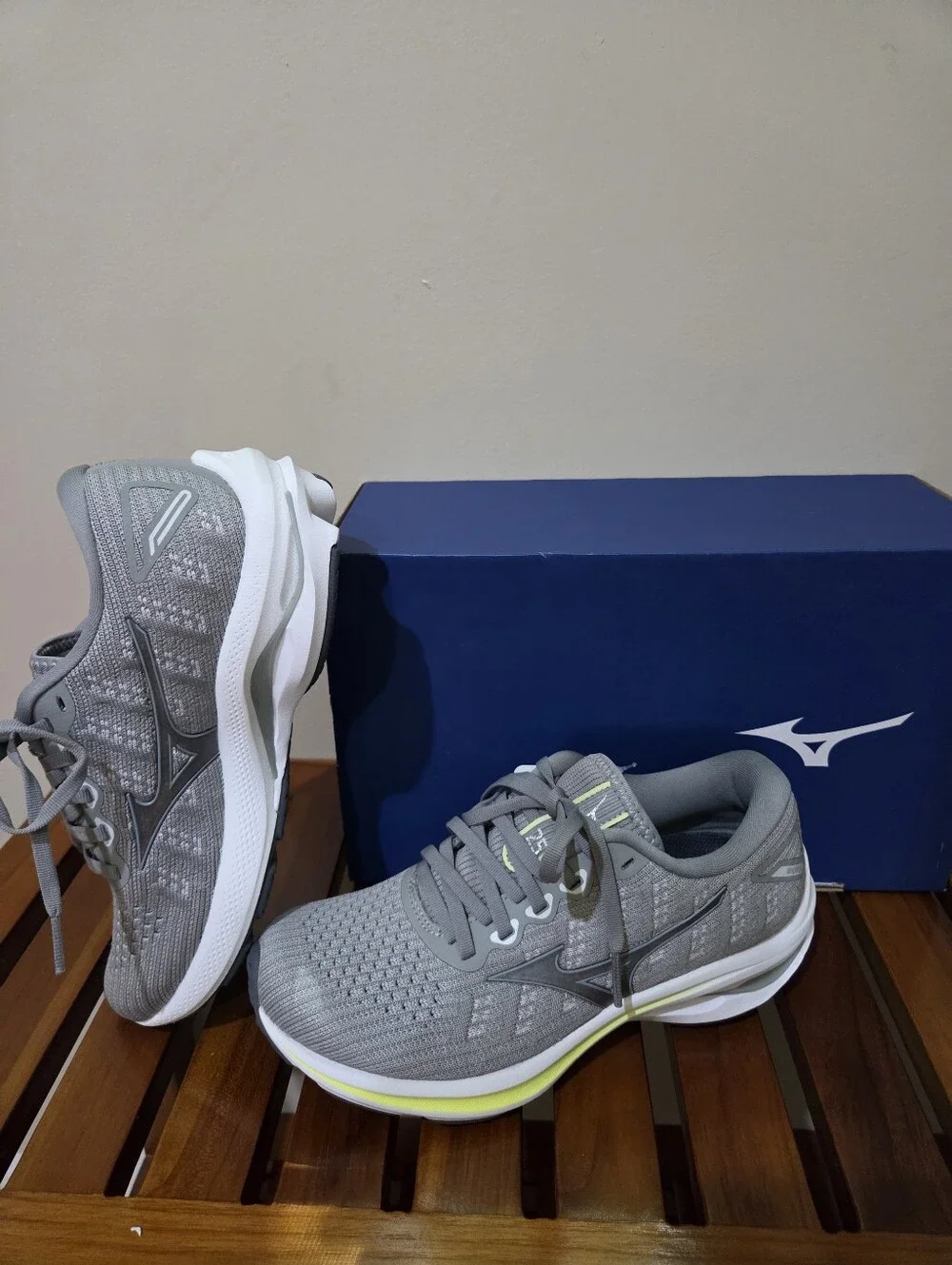 Mizuno Women's Wave Rider 25 Waveknit J1GD217593 Gray Running Shoes Size 6.5 New
